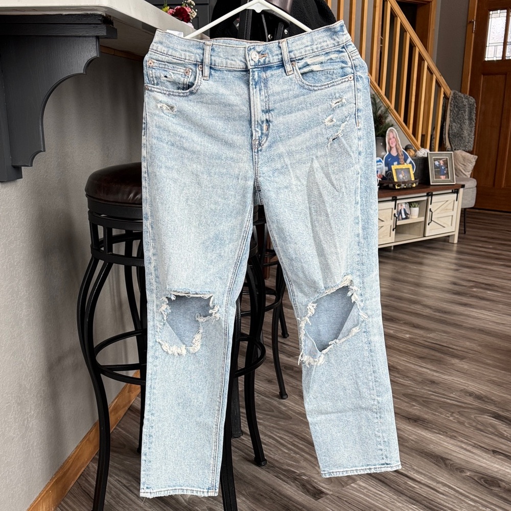 American Eagle Outfitters Light Blue Distressed Straight Leg Jeans